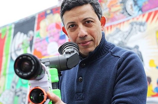 Vino sa vezi filmul Clara B de Alexandru Solomon si Corinne Ibram diseara