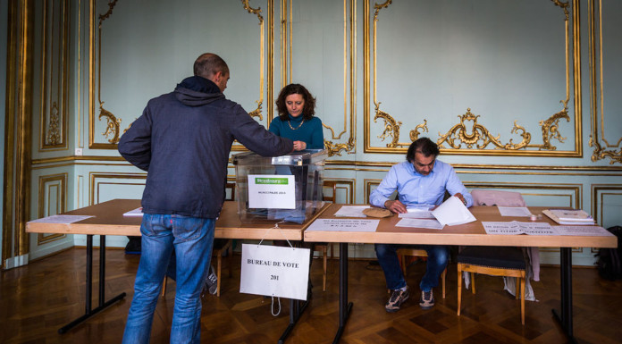 Românii pot vota la alegerile municipale din Franța, chiar dacă nu au cetățenie franceză romani alegeri franta 2020 municipale drept de vot fara cetatenie franceza